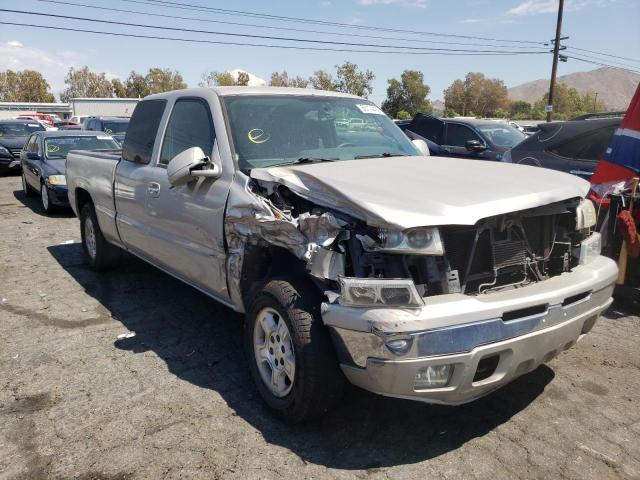 CHEVROLET SILVERADO 2004 with VIN 2GCEC19TX41277880 - Photo from auction