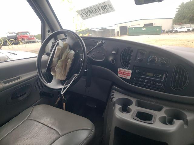 Photo 9 from auction – 2000 FORD ECONOLINE with VIN 1FBSS31L5YHB71440