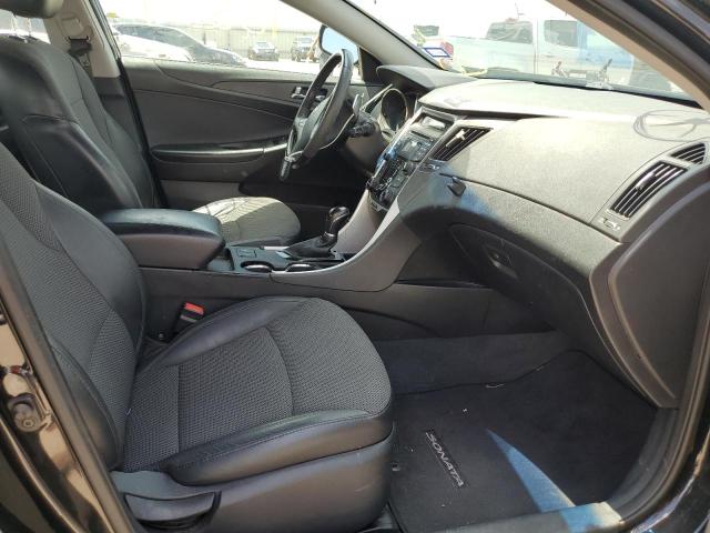 Photo 5 from auction – 2013 HYUNDAI SONATA SE with VIN 5NPEC4AC2DH592832