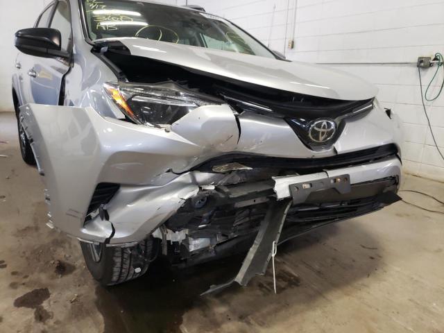 Photo 9 from auction – 2018 TOYOTA RAV4 LE with VIN JTMBFREV4JJ208376