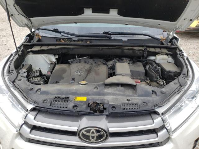 Photo 7 from auction – 2017 TOYOTA HIGHLANDER with VIN 5TDJZRFH9HS514188