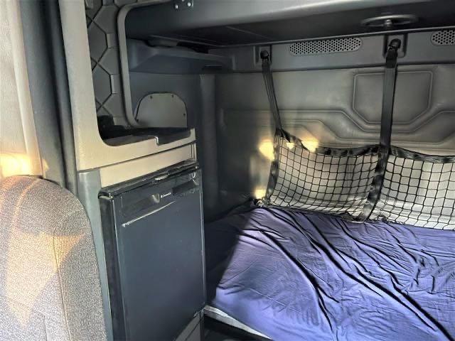 Photo 9 from auction – 2014 FREIGHTLINER CASCADIA 1 with VIN 1FUJGLD68ELFR8758