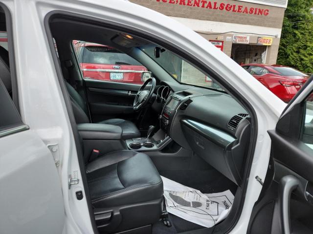 Photo 5 from auction – 2011 KIA SORENTO SX with VIN 5XYKWDA22BG121978