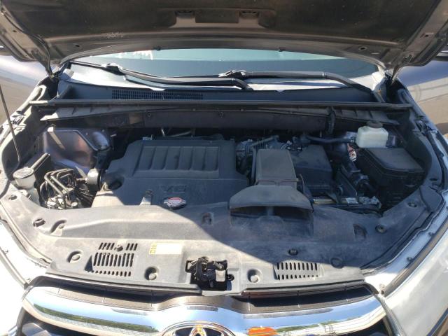 Photo 7 from auction – 2016 TOYOTA HIGHLANDER with VIN 5TDJKRFH1GS228791