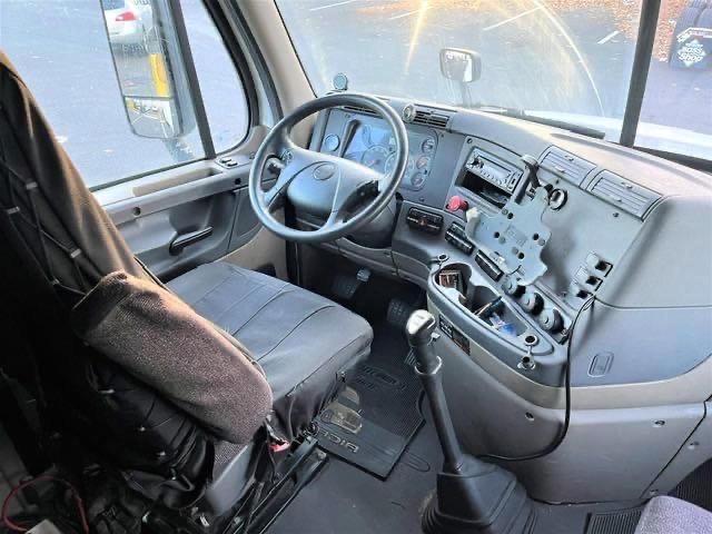 Foto 8 de la subasta – 2014 FREIGHTLINER CASCADIA 1 con VIN 1FUJGLD68ELFR8758