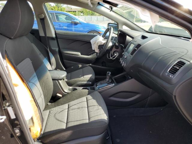 Photo 5 from auction – 2017 KIA FORTE LX with VIN 3KPFL4A76HE082629