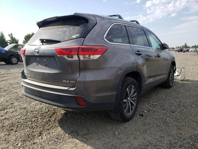 Photo 4 from auction – 2017 TOYOTA HIGHLANDER with VIN 5TDJZRFH8HS457742