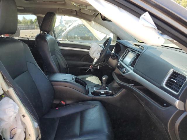Photo 5 from auction – 2018 TOYOTA HIGHLANDER with VIN 5TDJZRFH0JS860877
