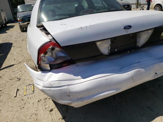 Photo 9 from auction – 2003 FORD CROWN VICT with VIN 2FAHP71W83X188420