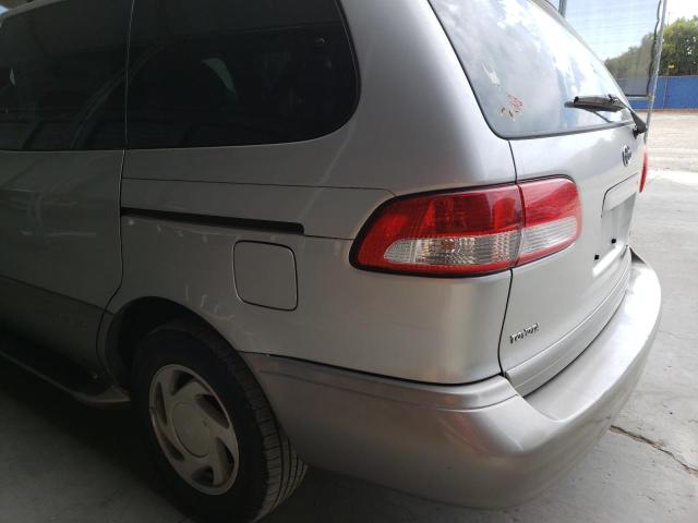 Photo 9 from auction – 2002 TOYOTA SIENNA LE with VIN 4T3ZF13C42U414236