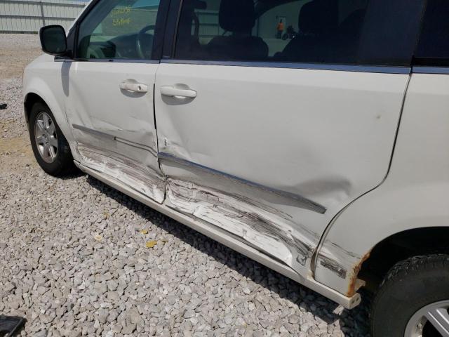 Photo 9 from auction – 2010 CHRYSLER TOWN & COU with VIN 2A4RR5D18AR324053