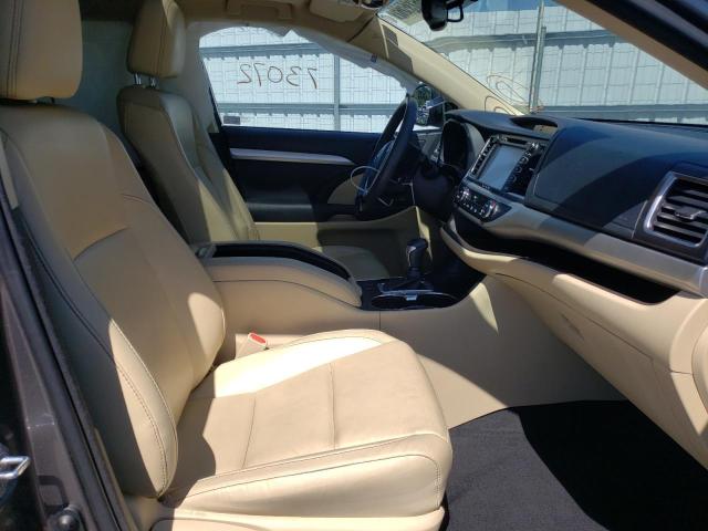 Photo 5 from auction – 2016 TOYOTA HIGHLANDER with VIN 5TDJKRFH1GS228791