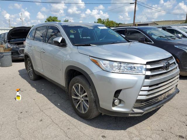 TOYOTA HIGHLANDER 2019 with VIN 5TDJZRFH8KS613754 - Photo from auction