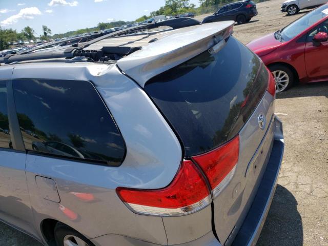 Photo 9 from auction – 2013 TOYOTA SIENNA LE with VIN 5TDKK3DC3DS334986