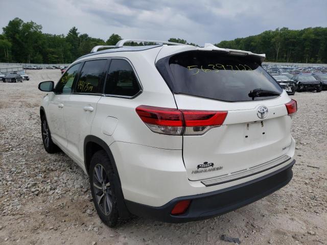 Photo 3 from auction – 2017 TOYOTA HIGHLANDER with VIN 5TDJZRFH9HS514188