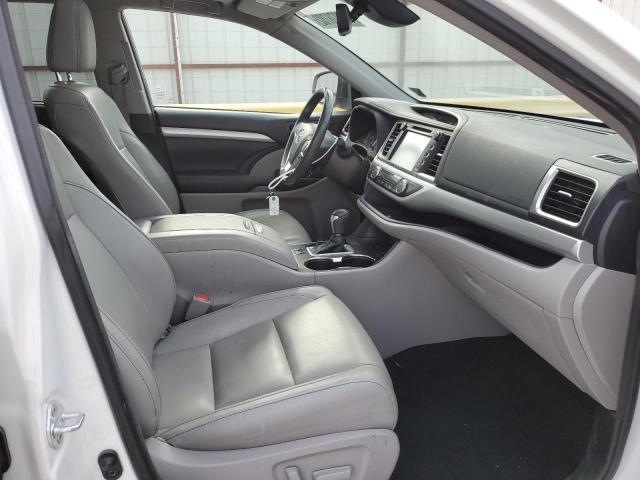 Photo 5 from auction – 2017 TOYOTA HIGHLANDER with VIN 5TDJZRFH2HS480241