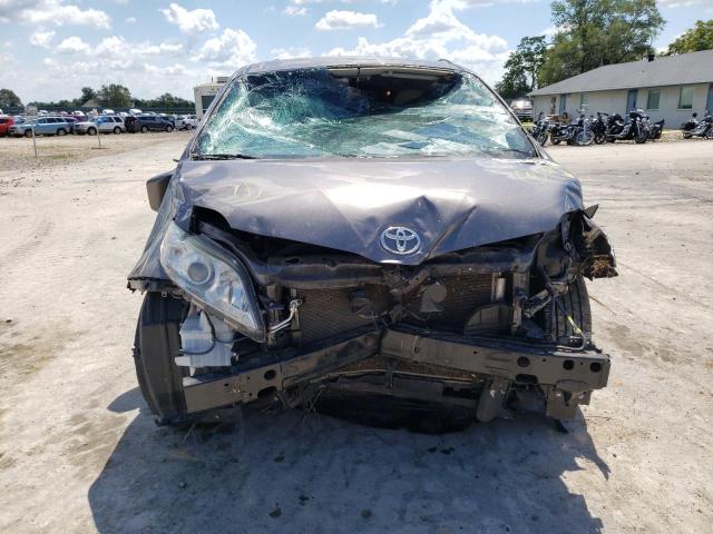 Photo 9 from auction – 2017 TOYOTA SIENNA LE with VIN 5TDKZ3DC7HS858188