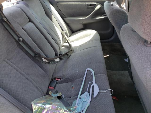 Photo 6 from auction – 2001 TOYOTA CAMRY CE with VIN 4T1BG22K31U856915