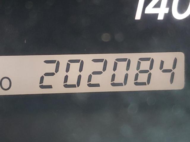 Photo 8 from auction – 2005 TOYOTA CAMRY LE with VIN JTDBE32K653030958