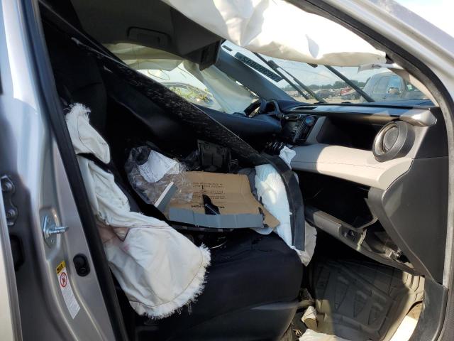 Photo 5 from auction – 2015 TOYOTA RAV4 LE with VIN JTMZFREV3FJ030031