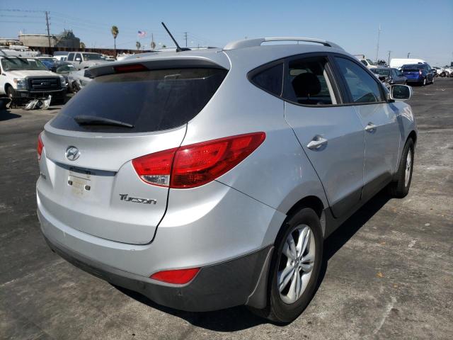 Photo 4 from auction – 2011 HYUNDAI TUCSON GLS with VIN KM8JU3AC3BU159525