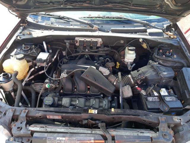 Photo 7 from auction – 2005 FORD ESCAPE XLT with VIN 1FMYU03175KC10002