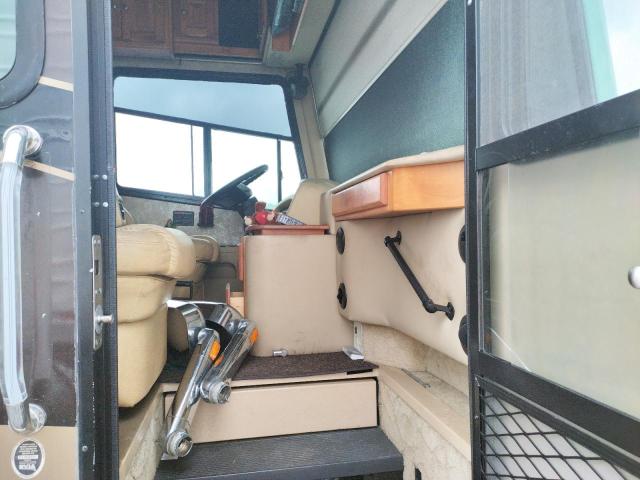 Photo 5 from auction – 2010 FREIGHTLINER CHASSIS XC with VIN 4UZAB2BS6ACAR2495