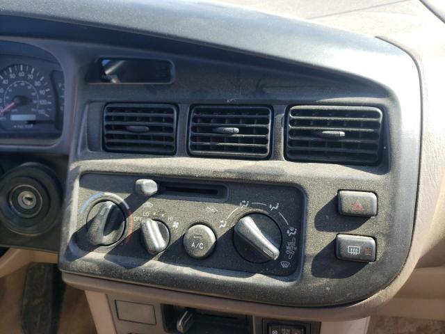 Photo 9 from auction – 2000 TOYOTA SIENNA LE with VIN 4T3ZF13C3YU272180