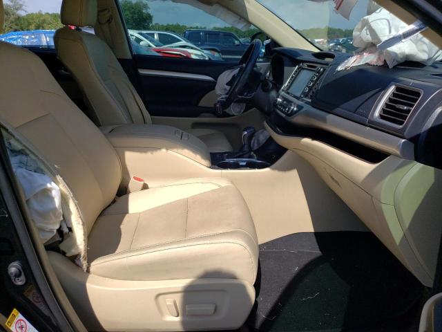 Photo 5 from auction – 2019 TOYOTA HIGHLANDER with VIN 5TDKZRFH8KS558792