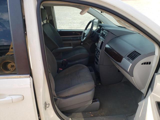 Photo 5 from auction – 2010 CHRYSLER TOWN & COU with VIN 2A4RR5D12AR103824