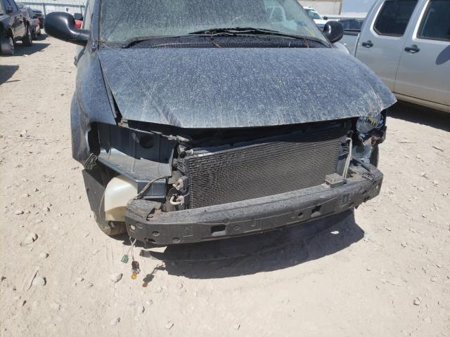 Photo 9 from auction – 2005 CHRYSLER TOWN & COU with VIN 2C4GP54L85R499638