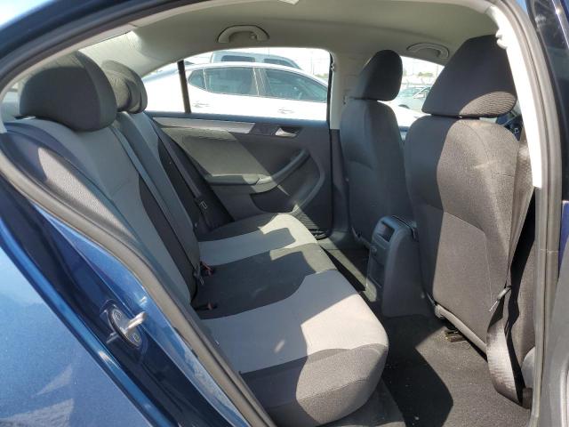 Photo 6 from auction – 2017 VOLKSWAGEN JETTA S with VIN 3VW2B7AJ8HM368046