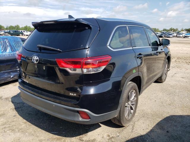 Photo 4 from auction – 2019 TOYOTA HIGHLANDER with VIN 5TDKZRFH8KS558792