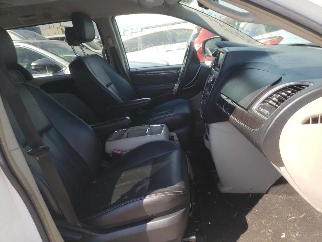 Photo 5 from auction – 2015 CHRYSLER TOWN & COU with VIN 2C4RC1BG4FR655159