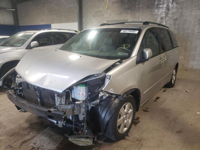 Photo 2 from auction – 2004 TOYOTA SIENNA XLE with VIN 5TDZA22C14S133201