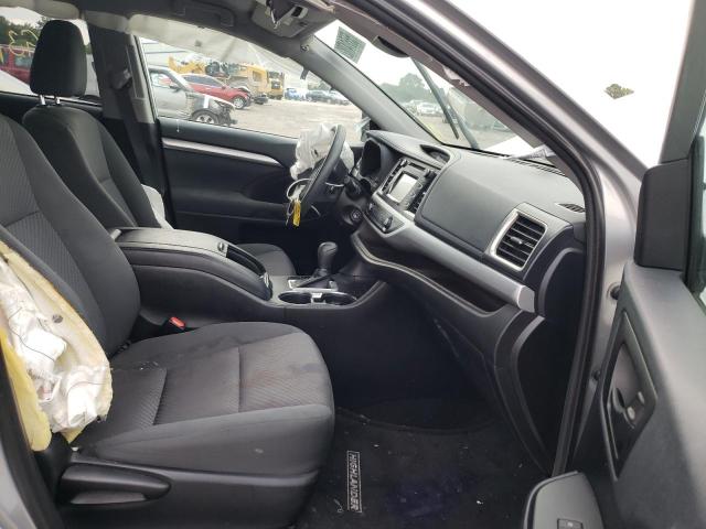 Photo 5 from auction – 2019 TOYOTA HIGHLANDER with VIN 5TDZZRFH1KS328249