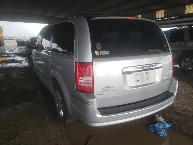Photo 3 from auction – 2010 CHRYSLER TOWN & COU with VIN 2A4RR6DX5AR143017