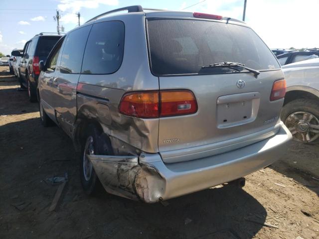 Photo 3 from auction – 2000 TOYOTA SIENNA LE with VIN 4T3ZF13C3YU272180