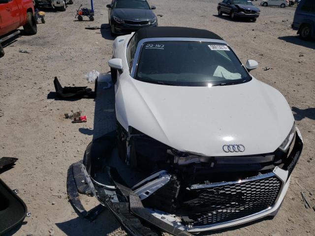 Photo 9 from auction – 2018 AUDI R8 SPYDER with VIN WUAVACFX8J7901833