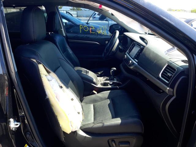 Photo 5 from auction – 2017 TOYOTA HIGHLANDER with VIN 5TDDZRFH7HS405399