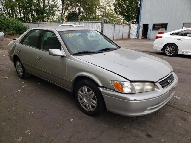 TOYOTA CAMRY CE 2000 with VIN 4T1BG22K8YU664528 - Photo from auction