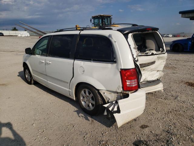 Photo 3 from auction – 2010 CHRYSLER TOWN & COU with VIN 2A4RR5D12AR103824