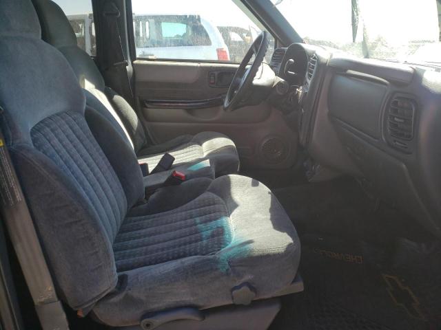 Photo 5 from auction – 2000 CHEVROLET BLAZER with VIN 1GNDT13W1Y2374297