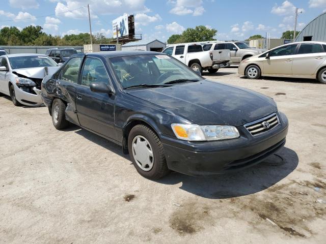 TOYOTA CAMRY CE 2000 with VIN 4T1BG22K9YU667437 - Photo from auction