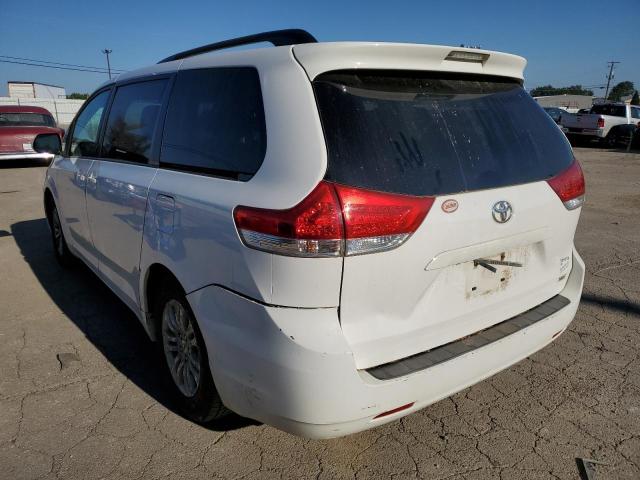 Photo 3 from auction – 2013 TOYOTA SIENNA XLE with VIN 5TDYK3DC1DS285488