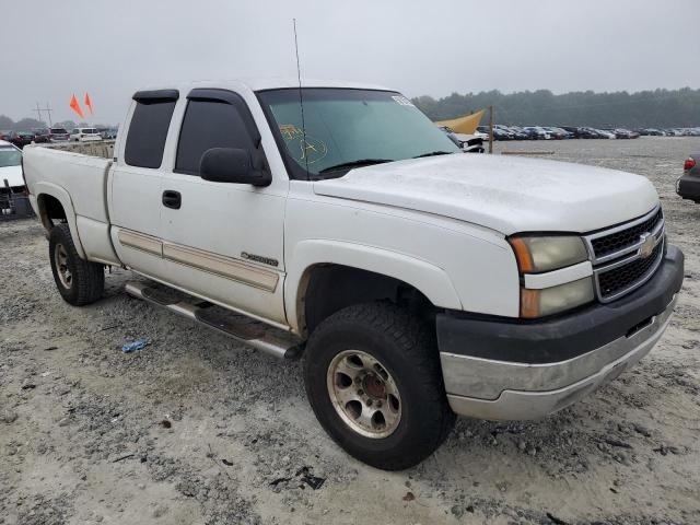 CHEVROLET SILVERADO 2005 with VIN 1GCHC29U05E161373 - Photo from auction