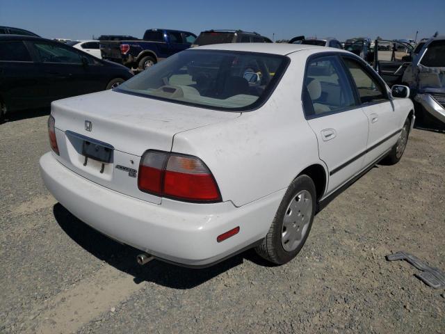 Photo 4 from auction – 1997 HONDA ACCORD LX with VIN 1HGCD5638VA093014