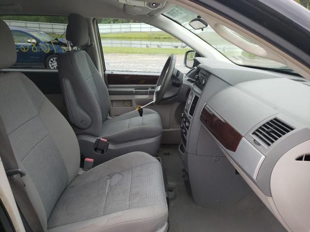 Photo 5 from auction – 2010 CHRYSLER TOWN & COU with VIN 2A4RR5D17AR460447
