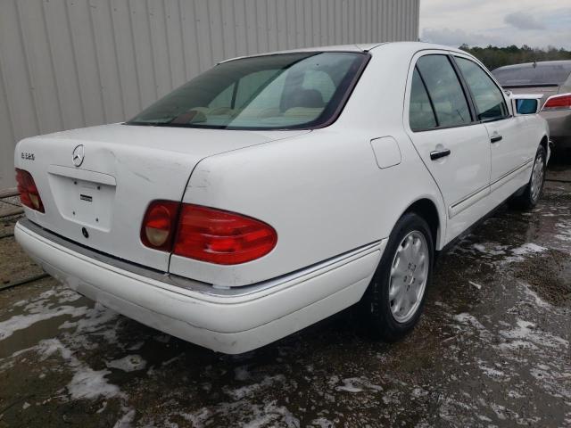 Photo 4 from auction – 1998 MERCEDES-BENZ E 320 with VIN WDBJF65F1WA511091