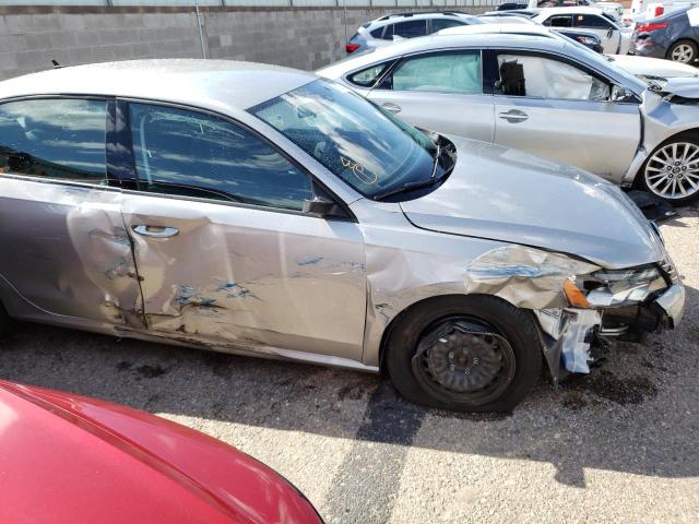 Photo 9 from auction – 2014 VOLKSWAGEN PASSAT S with VIN 1VWAS7A34EC056896